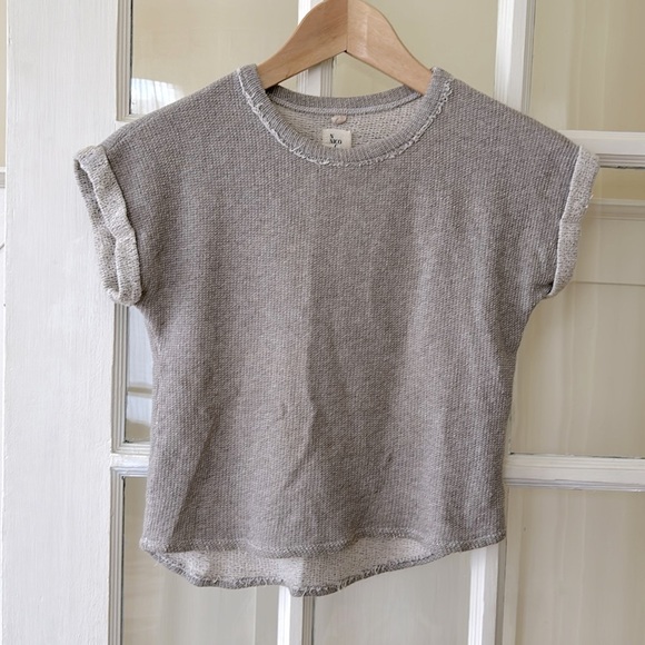 Nico Nico Other - Nico Nico kids age 4 organic cotton grey raglan top, soft and elegant